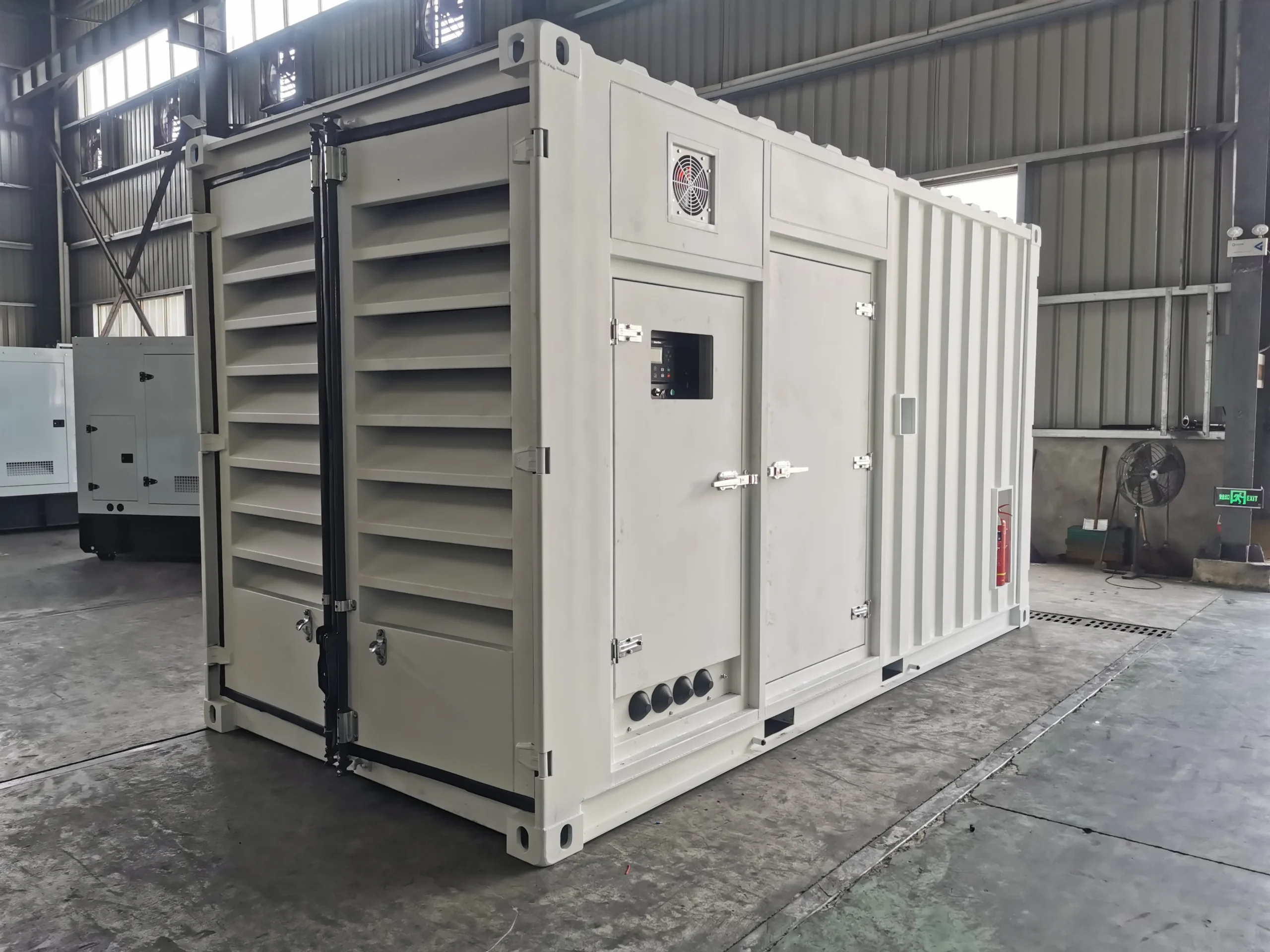 Gfs--500kva/smart-gen Controller/cum-mins Engine /8 H Working Time Fuel Tank Container Type - Image 4